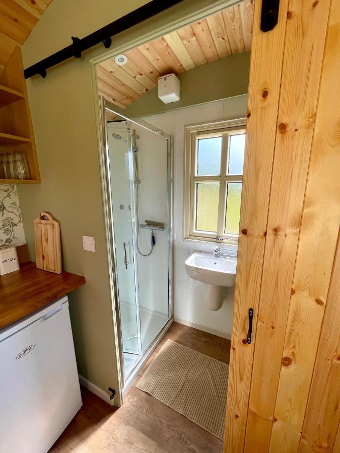 班特里Stepping Stones Glamping 'The Olive'别墅 外观 照片